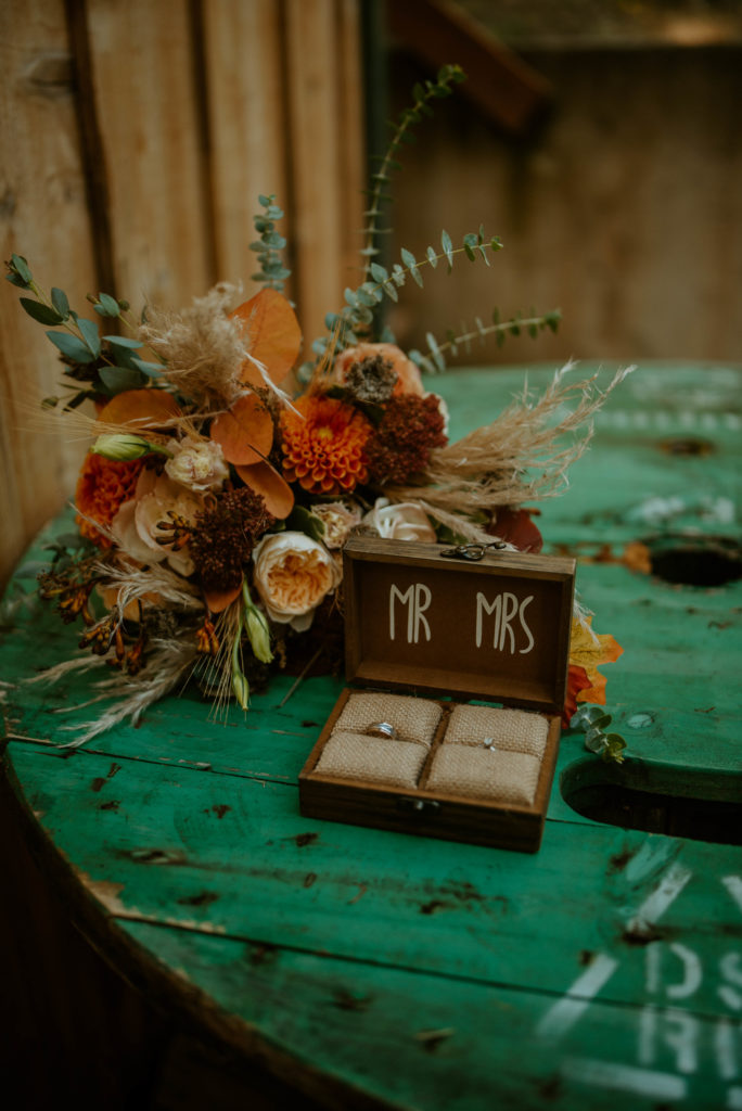 fall wedding details