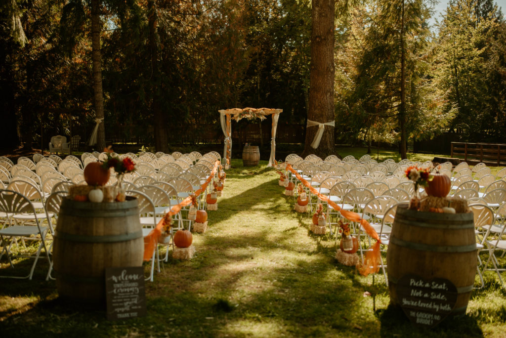 fall wedding ceremony decor